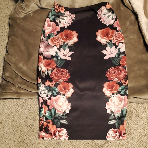 Pencil Skirt - Picture 1 of 3